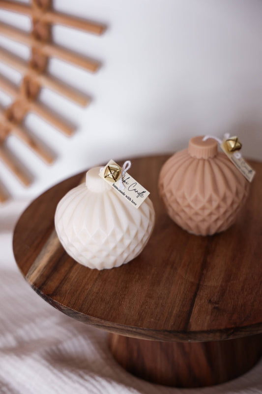 Niki Candle – Kerstbal Kaars (Handgemaakt, Vegan & Duurzaam)