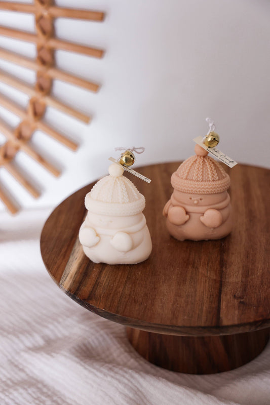 Niki Candle – Sneeuwpop Kaars (Handgemaakt, Vegan & Winterse Sfeer)