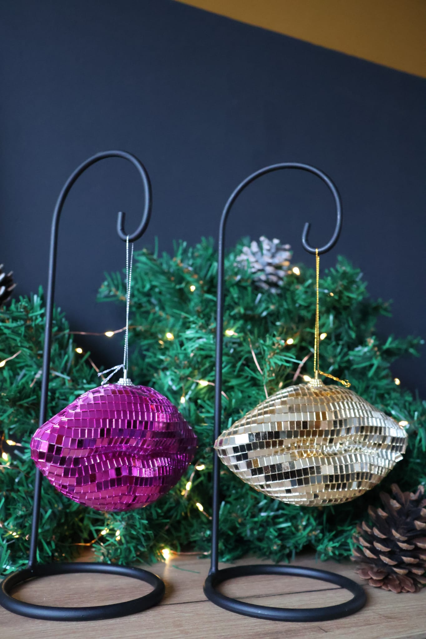 Discolippen op Standaard – Goud | Glamour Decoratie van BSIK