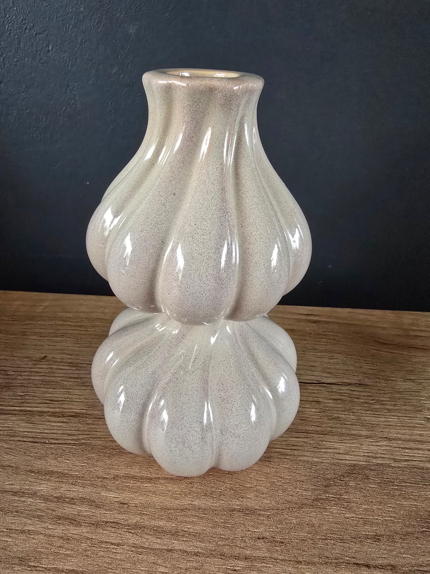Beige aardewerk kandelaar single