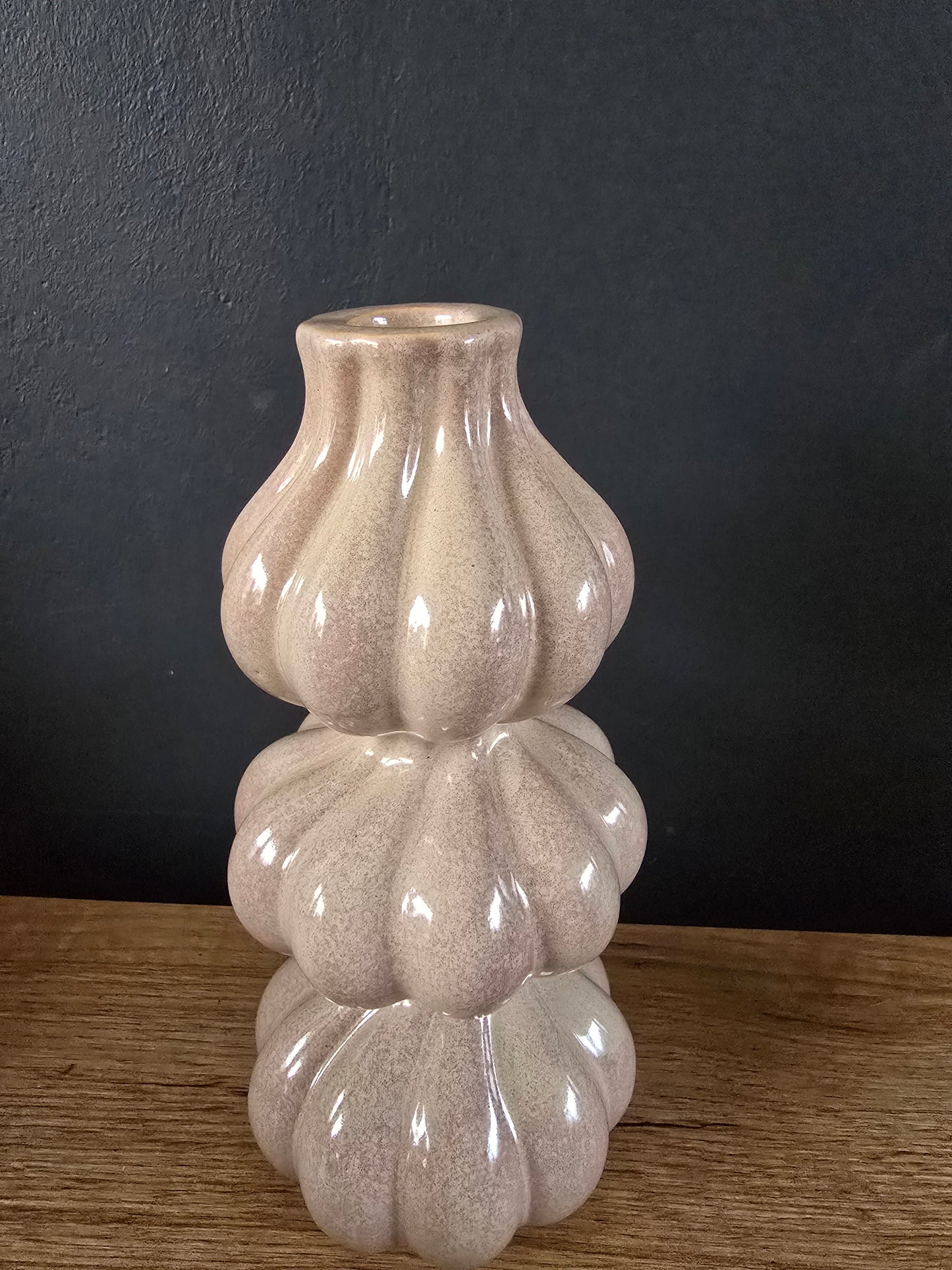 Beige aardewerk kandelaar single