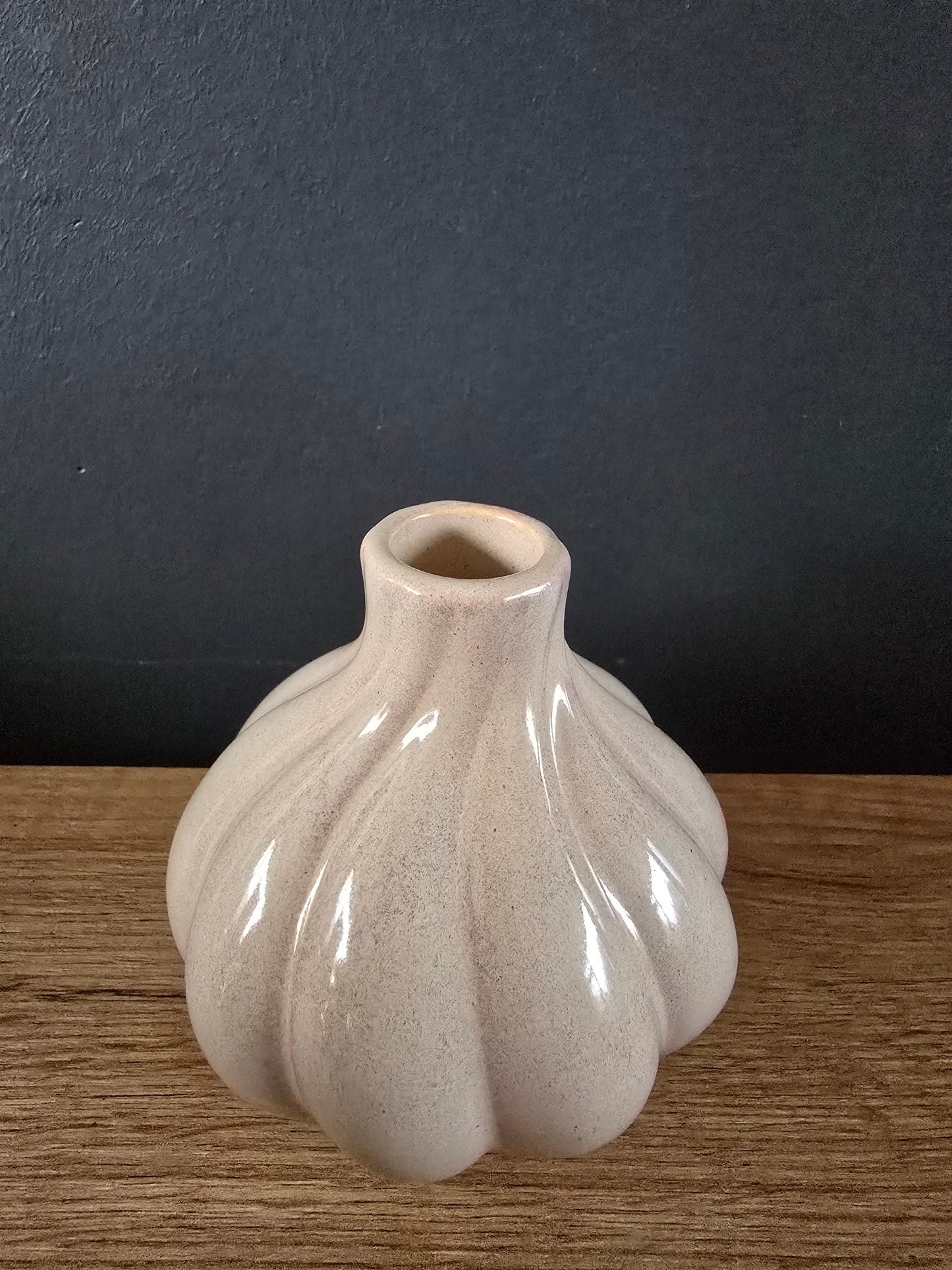 Beige aardewerk kandelaar single