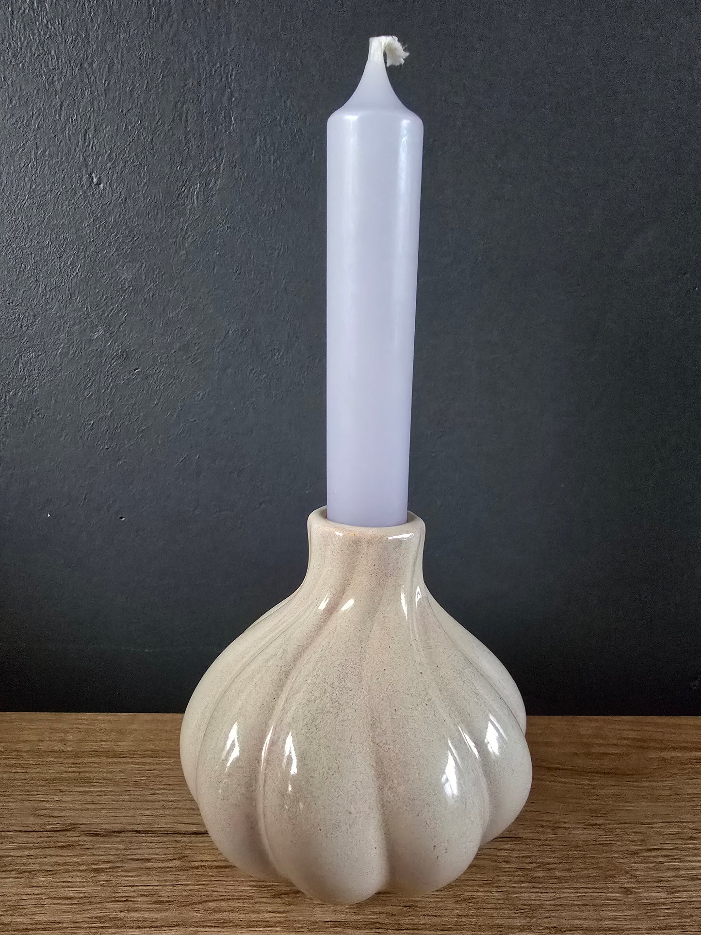Beige aardewerk kandelaar single