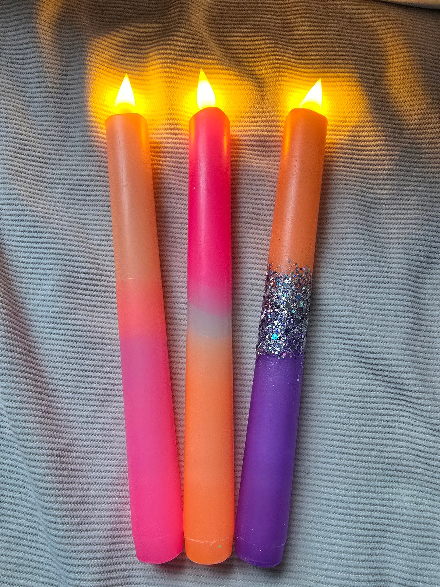 LED dinerkaars handgedipt – oranje, crème & roze