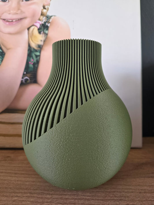 Neki vaas - Angled bottom – minimalistische droogbloemen vaas