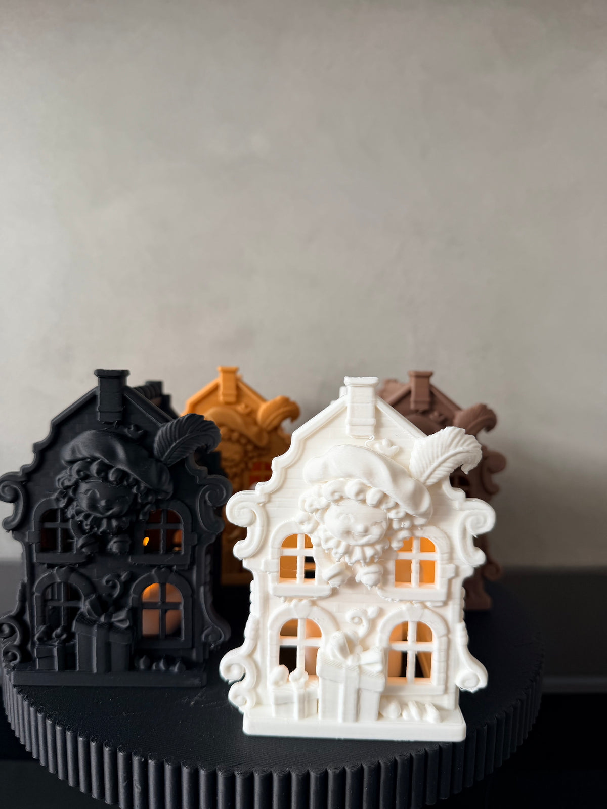 Pietenhuisje – LED Waxinelichthouder | 14 cm