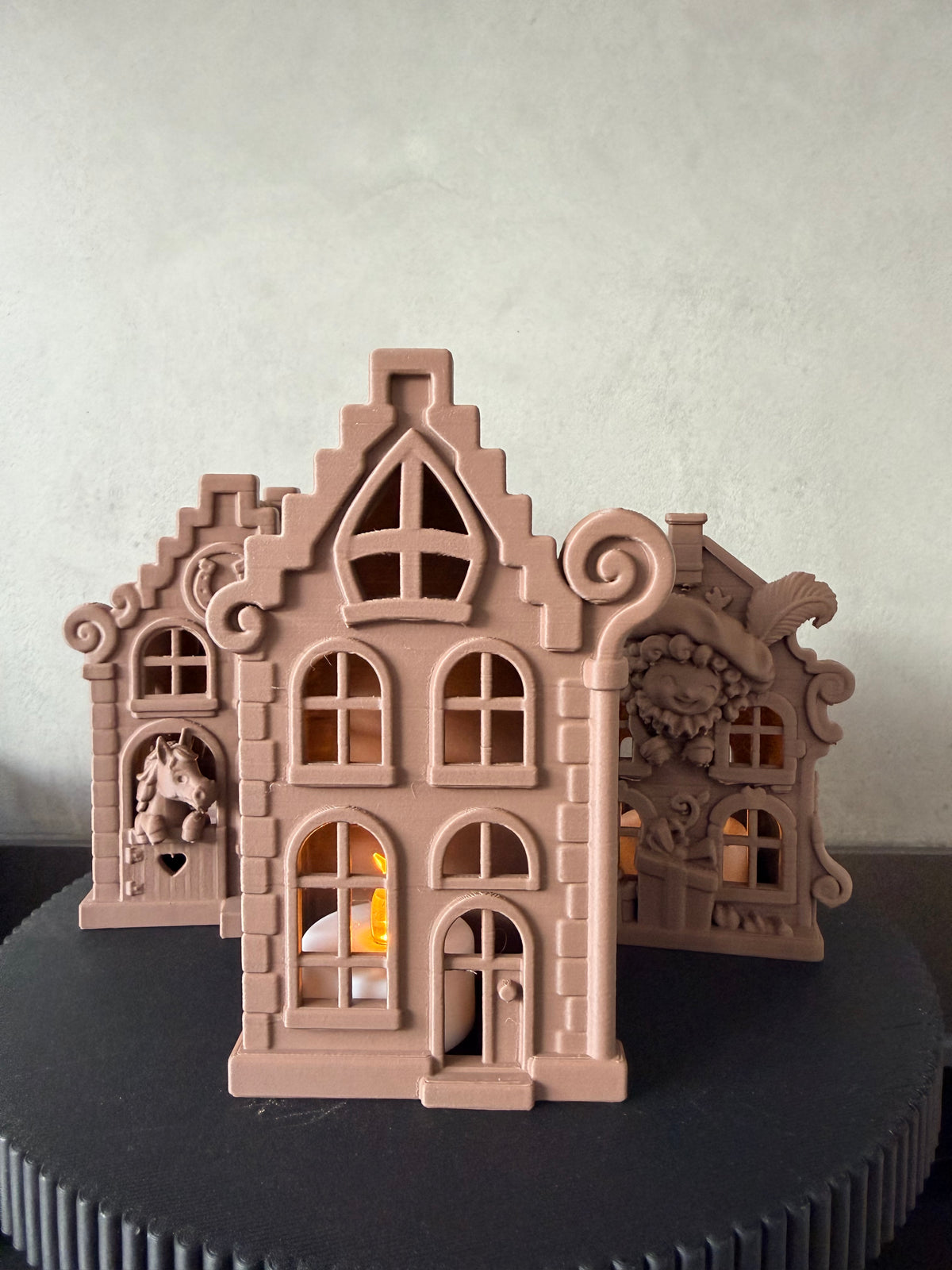 Sinterklaashuisje – LED Waxinelichthouder | 14 cm