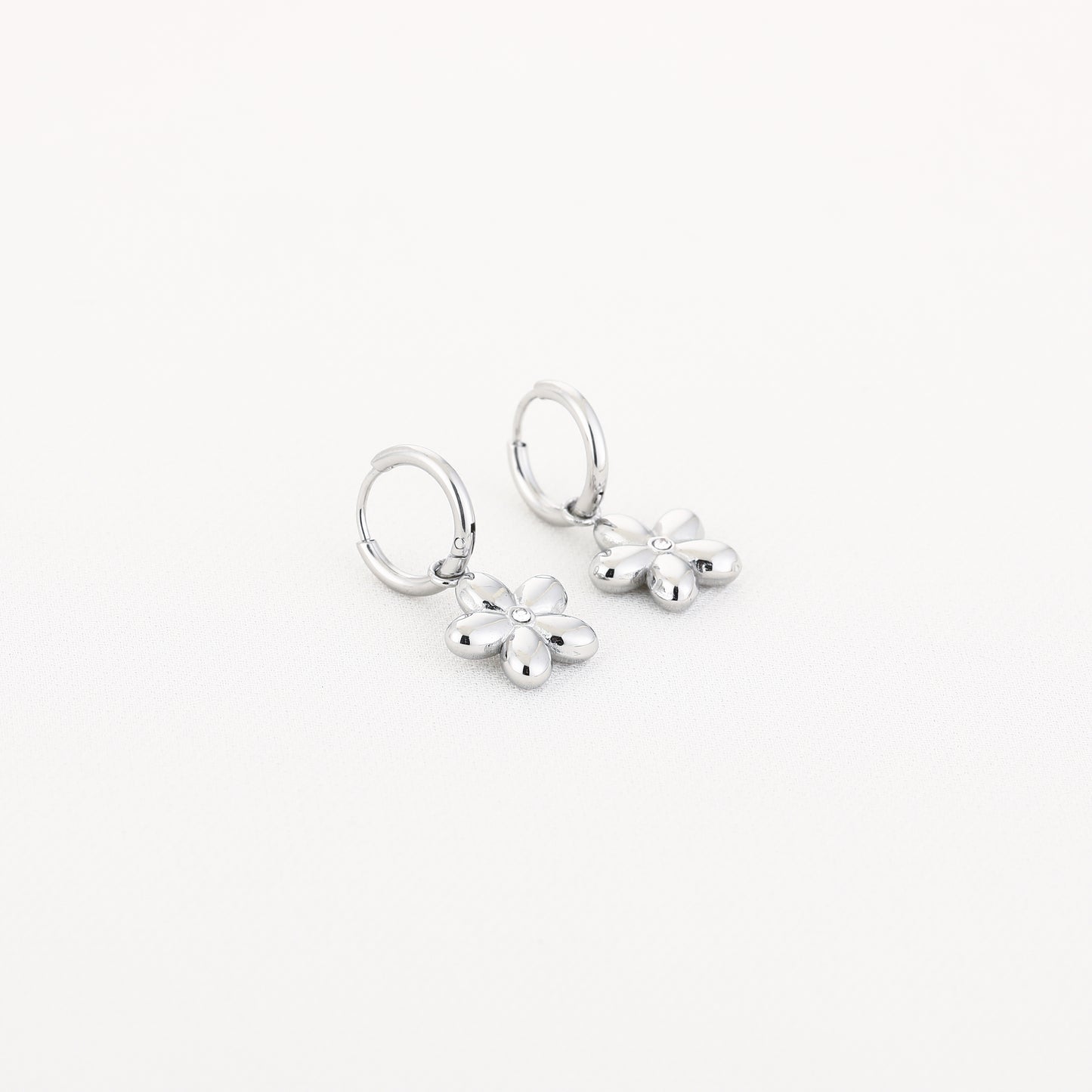 Bloem hoops – Bloom charm
