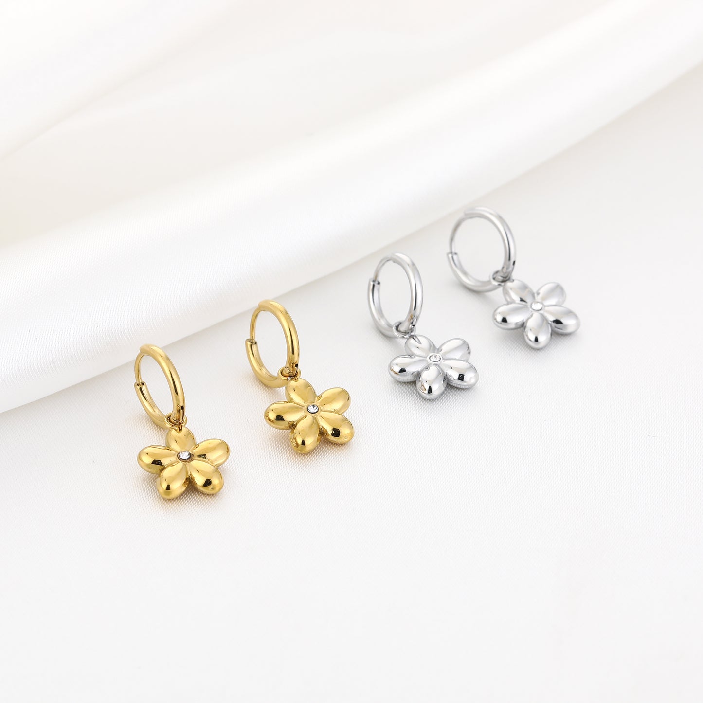 Bloem hoops – Bloom charm