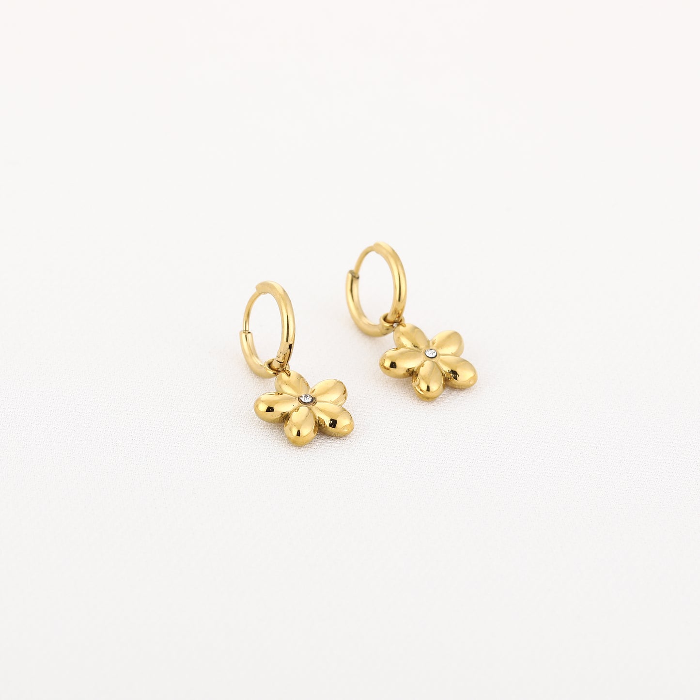 Bloem hoops – Bloom charm